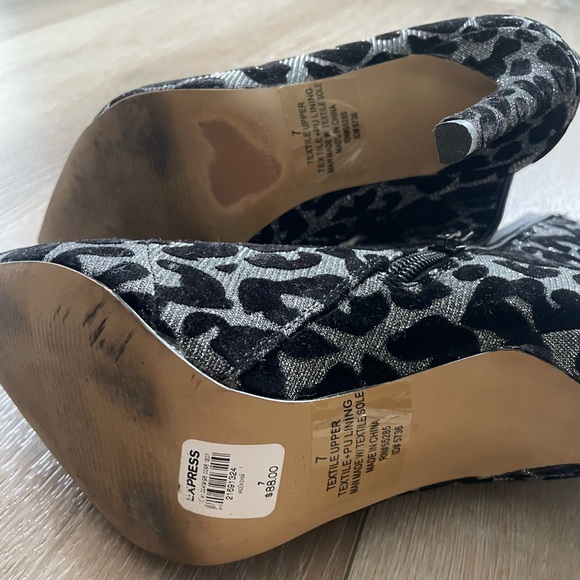 Express Gray Black Heeled Boots with Leopard Print and Stiletto Heel - Picture 5 of 6